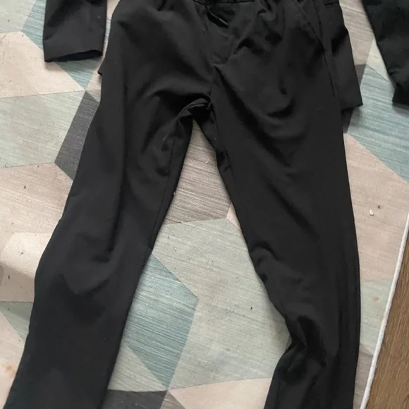 Suit - Picture 3 of 5